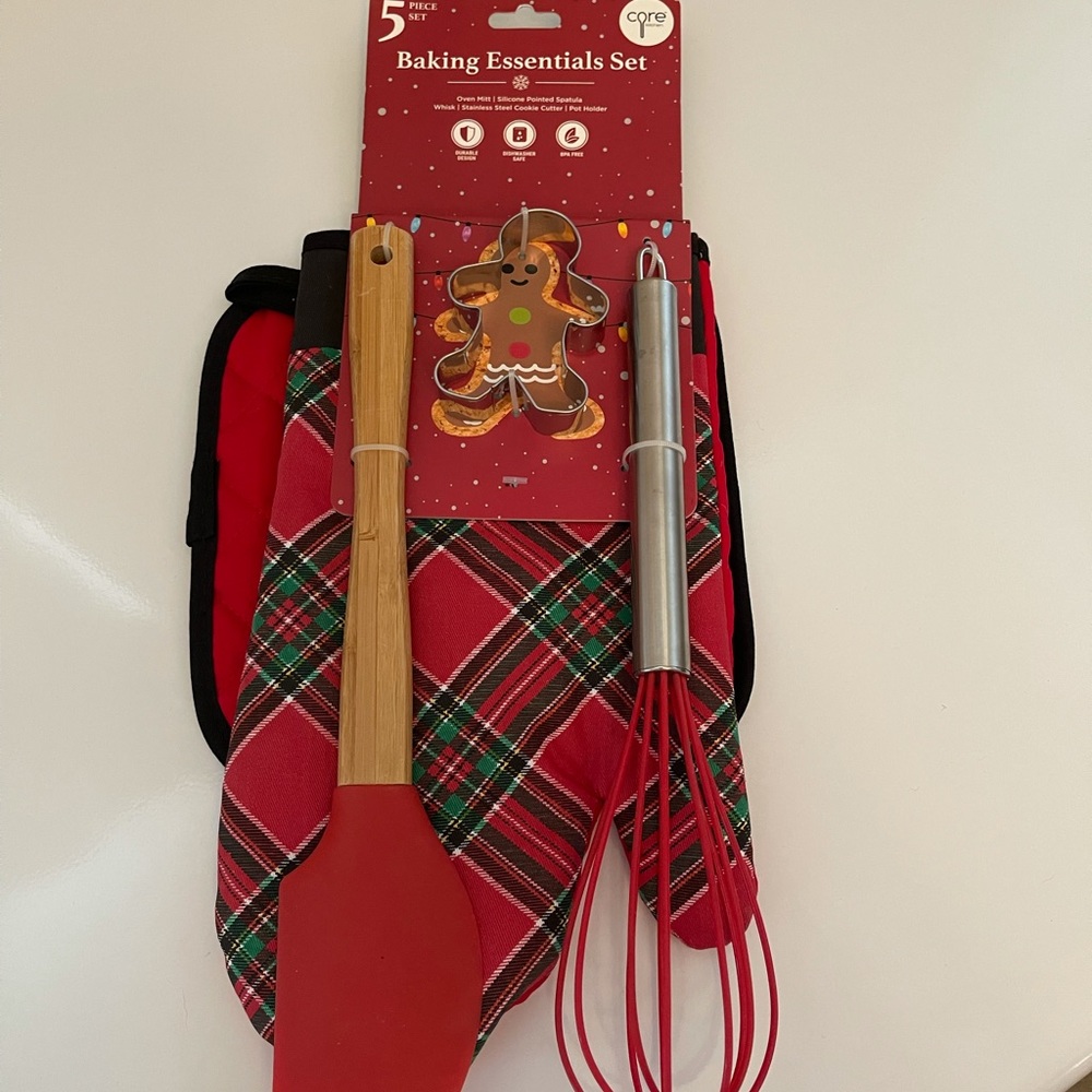 NEW 5-Piece Xmas Themed Baking Essentials Kit